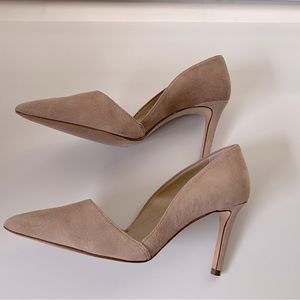 Nude-Posh Camel Ann Taylor Suede Pumps. SIZE 6